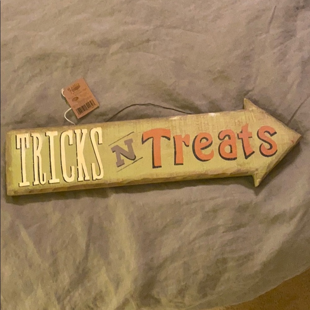 Tricks N Treats wooden sign